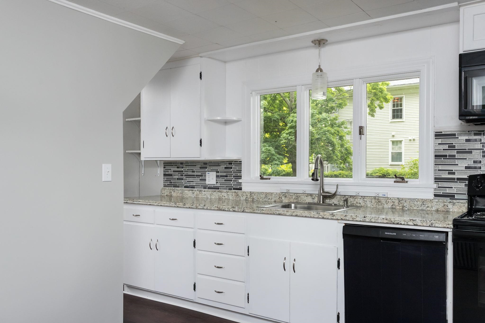 137 Locust Street, Unit A Dover, NH 03820 - Photo 3 of 19