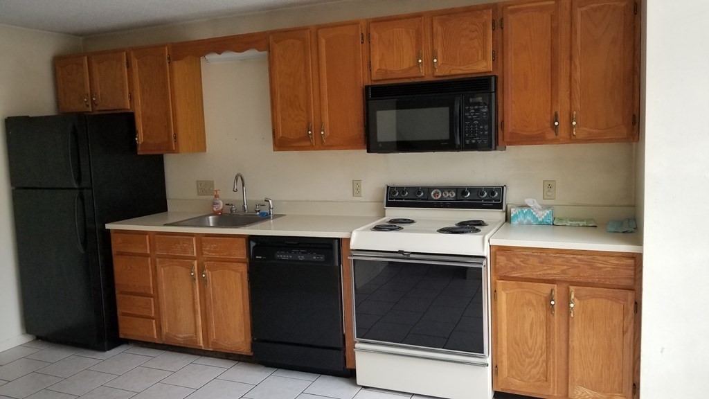 638 Maple Brook Road, Unit 638 Bellingham, MA 02019 - Photo 2 of 16 Gallery Image 2
