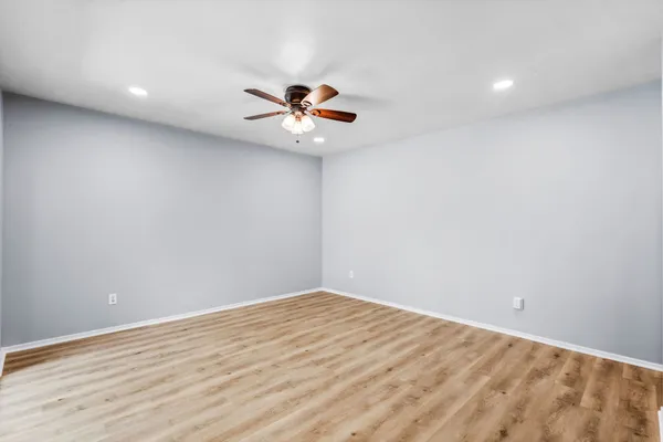 $1,850 | 3 Gambrel Oak Place, The Woodlands, TX 77380