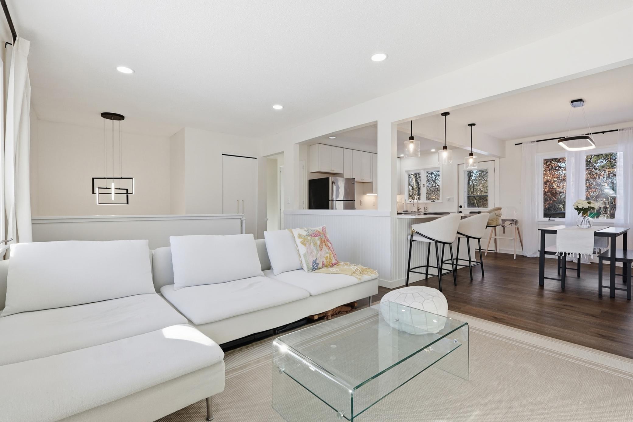 4222 Fairview Avenue Hopkins, MN 55343 - Photo 4 of 35