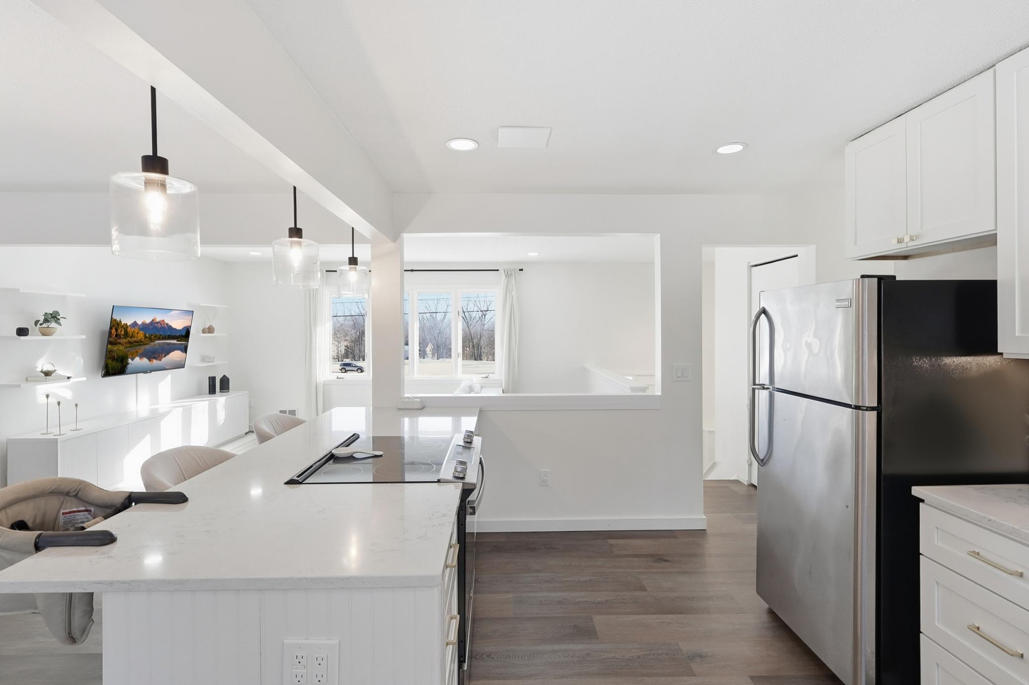 4222 Fairview Avenue Hopkins, MN 55343 - Photo 8 of 35