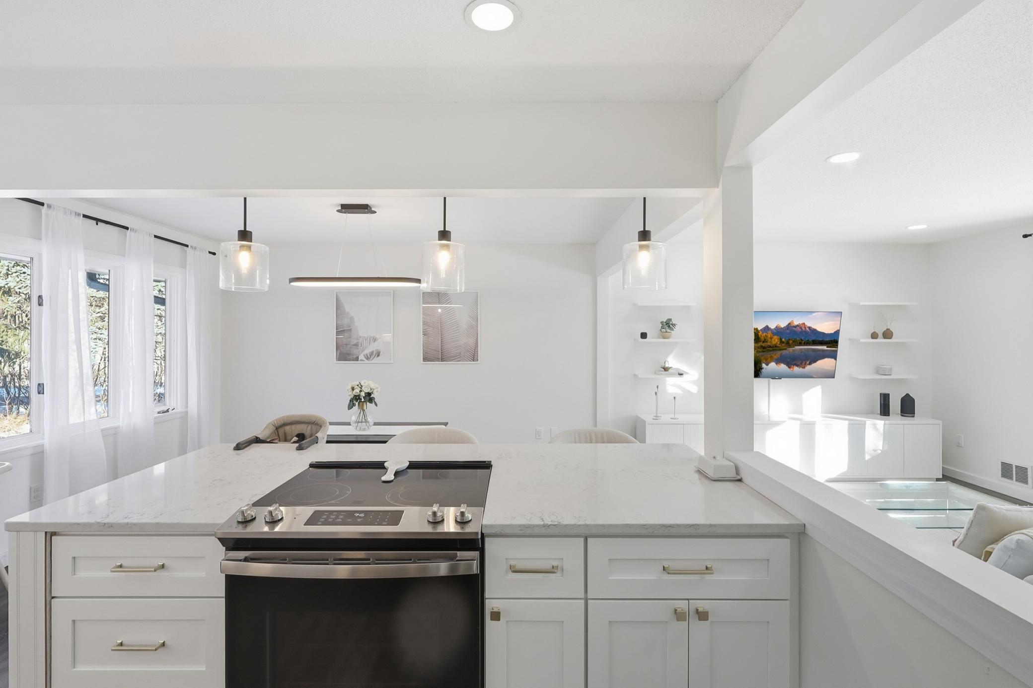 4222 Fairview Avenue Hopkins, MN 55343 - Photo 10 of 35