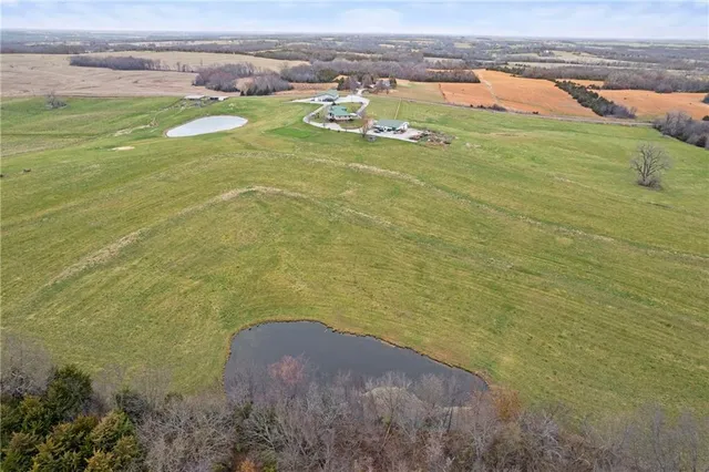 $1,450,000 | 3600 Northeast State Highway West, Unit RURAL, Weatherby, MO 64497