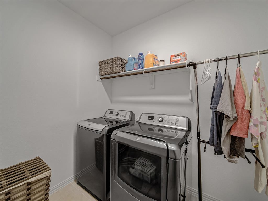 2104 Franklin Road Princeton, TX 75407 - Photo 29 of 36 a utility room with dryer and washer