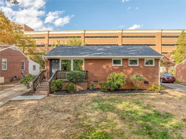 $328,900 | 837 Willow Place, High Point, NC 27260