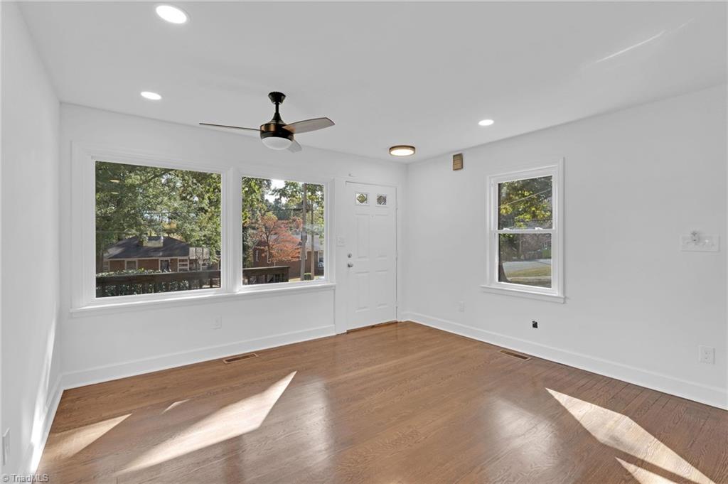 837 Willow Place High Point, NC 27260 - Photo 4 of 38