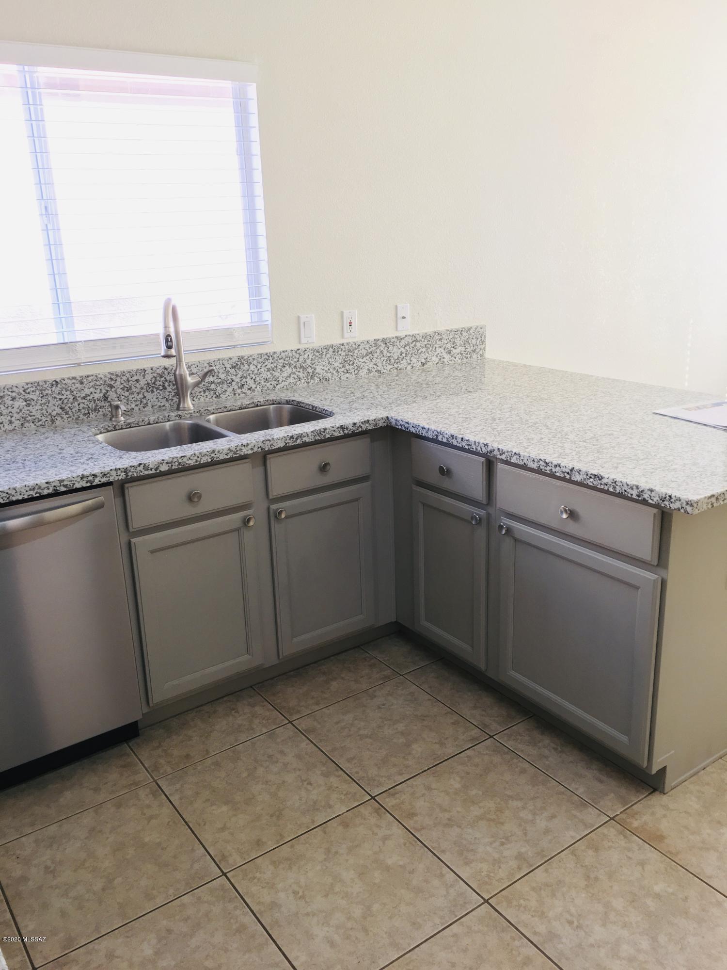 8929 East Rainsage Street Tucson, AZ 85747 - Photo 4 of 26