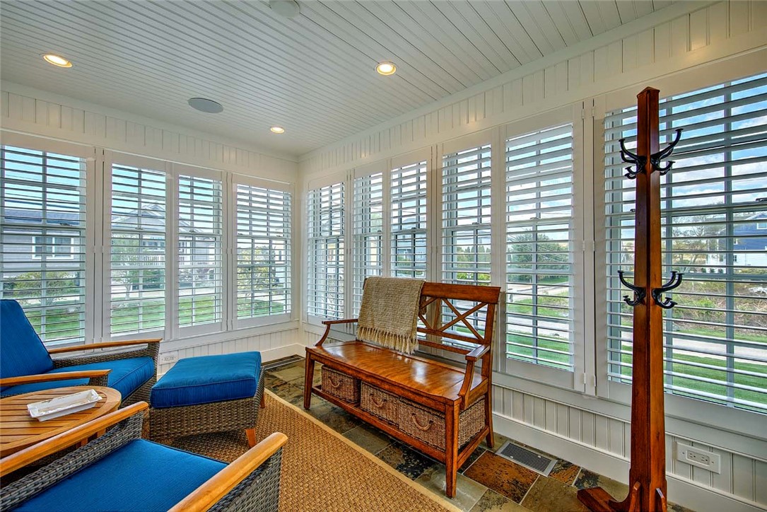 228 Bonnet Point Road Narragansett, RI 02882 - Photo 13 of 40