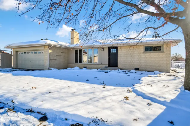 $359,900 | 8101 South Oketo Avenue, Bridgeview, IL 60455