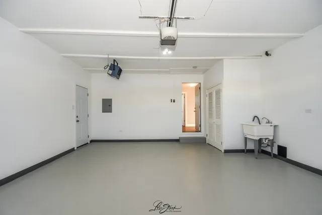 $359,900 | 8101 South Oketo Avenue, Bridgeview, IL 60455