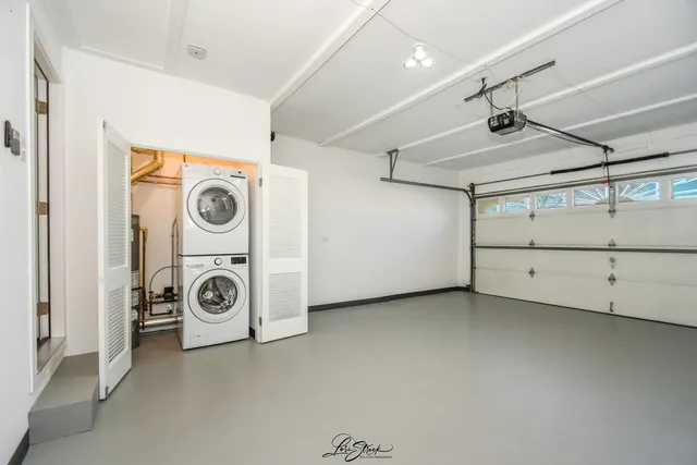 $359,900 | 8101 South Oketo Avenue, Bridgeview, IL 60455