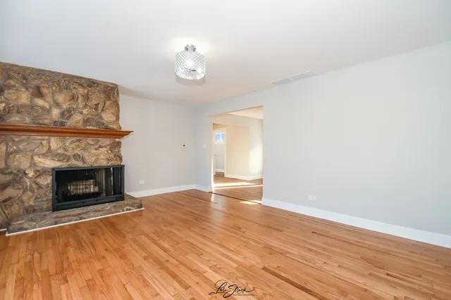 $359,900 | 8101 South Oketo Avenue, Bridgeview, IL 60455