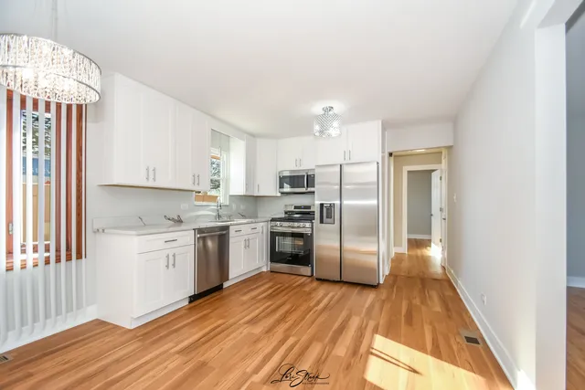 $359,900 | 8101 South Oketo Avenue, Bridgeview, IL 60455