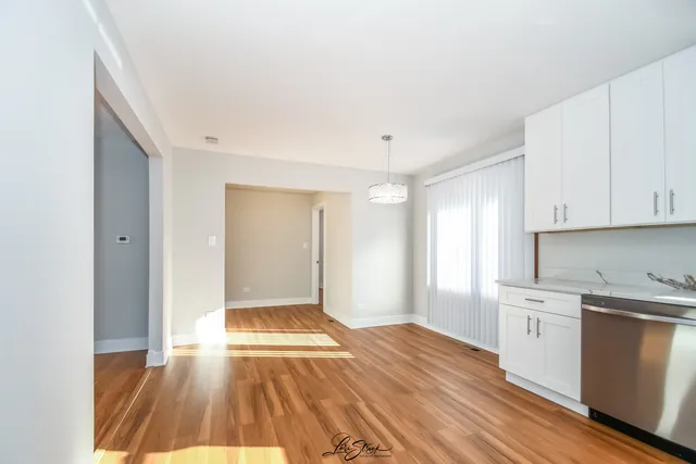 $359,900 | 8101 South Oketo Avenue, Bridgeview, IL 60455