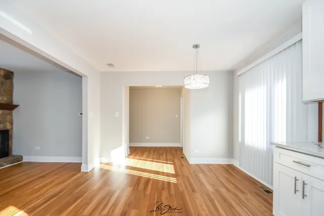 $359,900 | 8101 South Oketo Avenue, Bridgeview, IL 60455