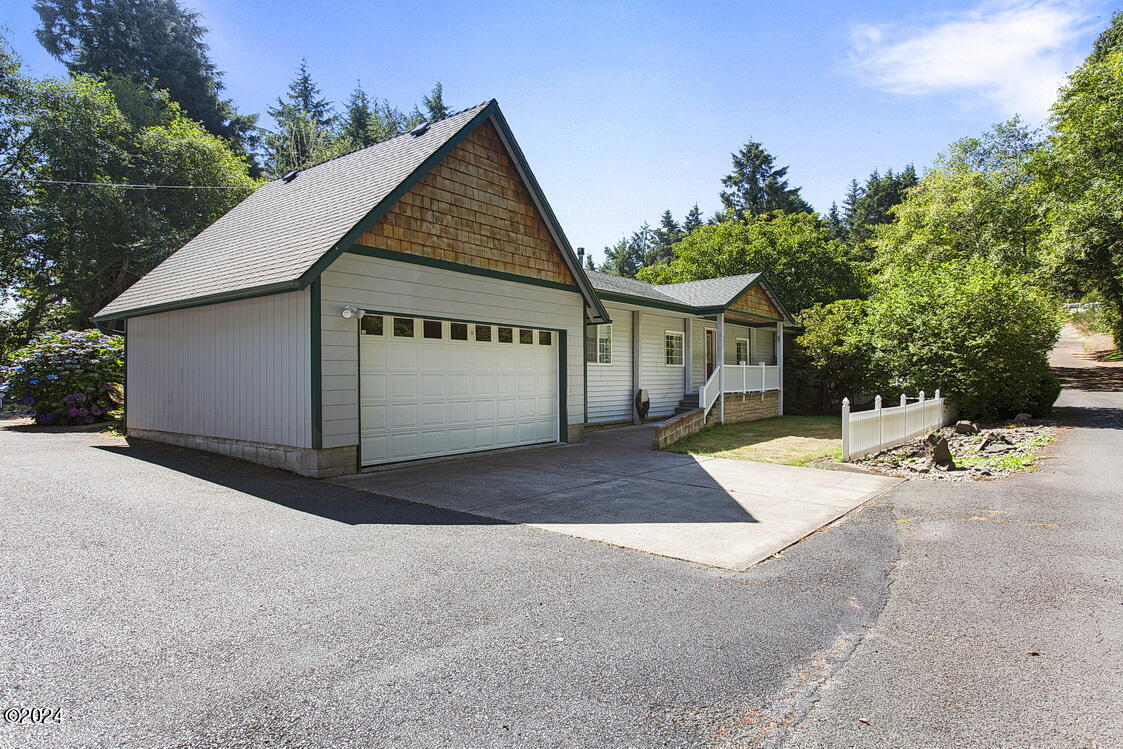3660 Southeast Leeks High Road South Beach, OR 97366 - Photo 2 of 42 Front