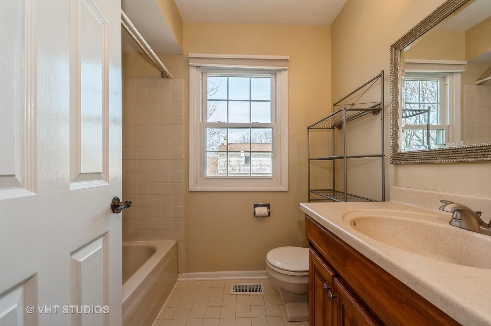 1301 Devonshire Road Buffalo Grove, IL 60089 - Photo 10 of 25