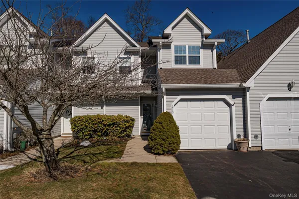 $635,000 | 210 Erik Drive, East Setauket, NY 11733