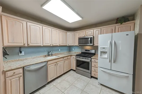 $635,000 | 210 Erik Drive, East Setauket, NY 11733