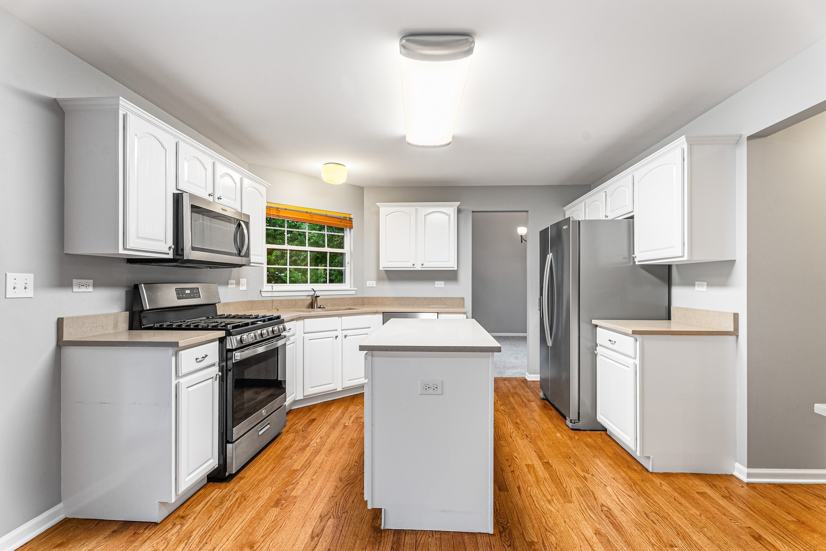 2136 Colonial Street Aurora, IL 60503 - Photo 13 of 69 Gallery Image 13