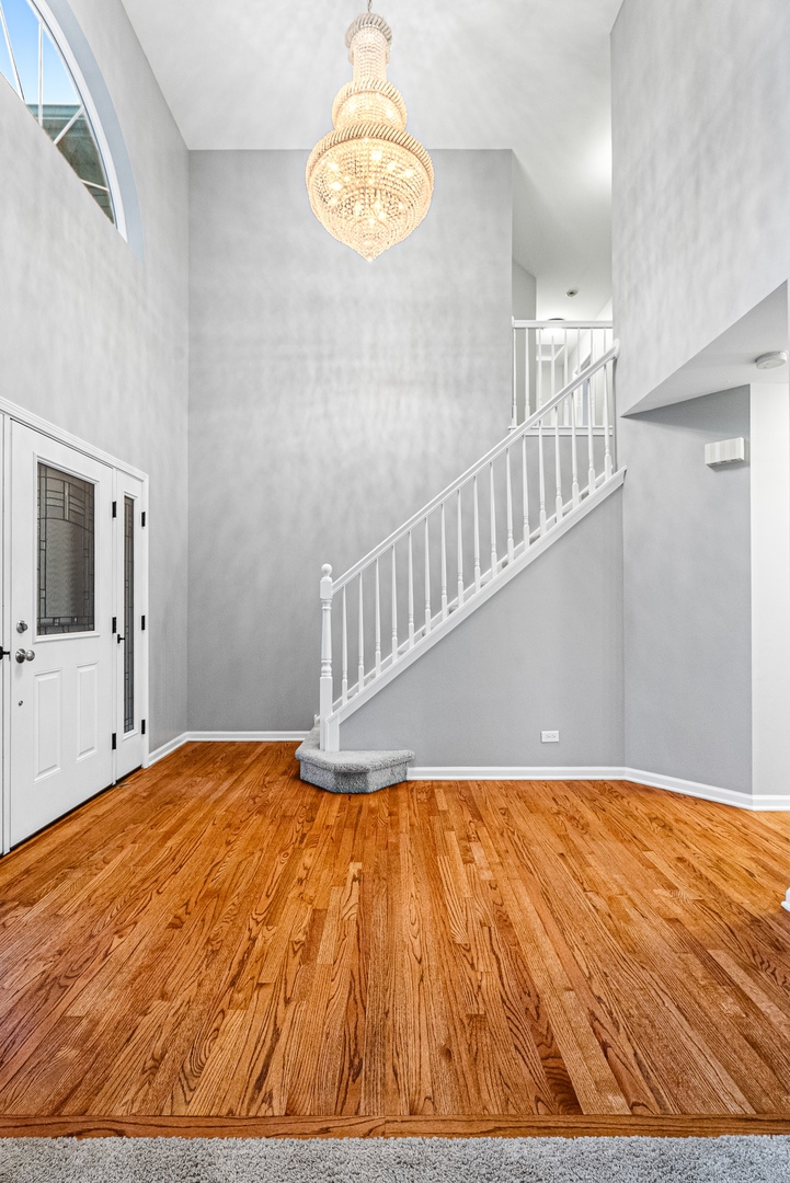 2136 Colonial Street Aurora, IL 60503 - Photo 2 of 69 Gallery Image 2
