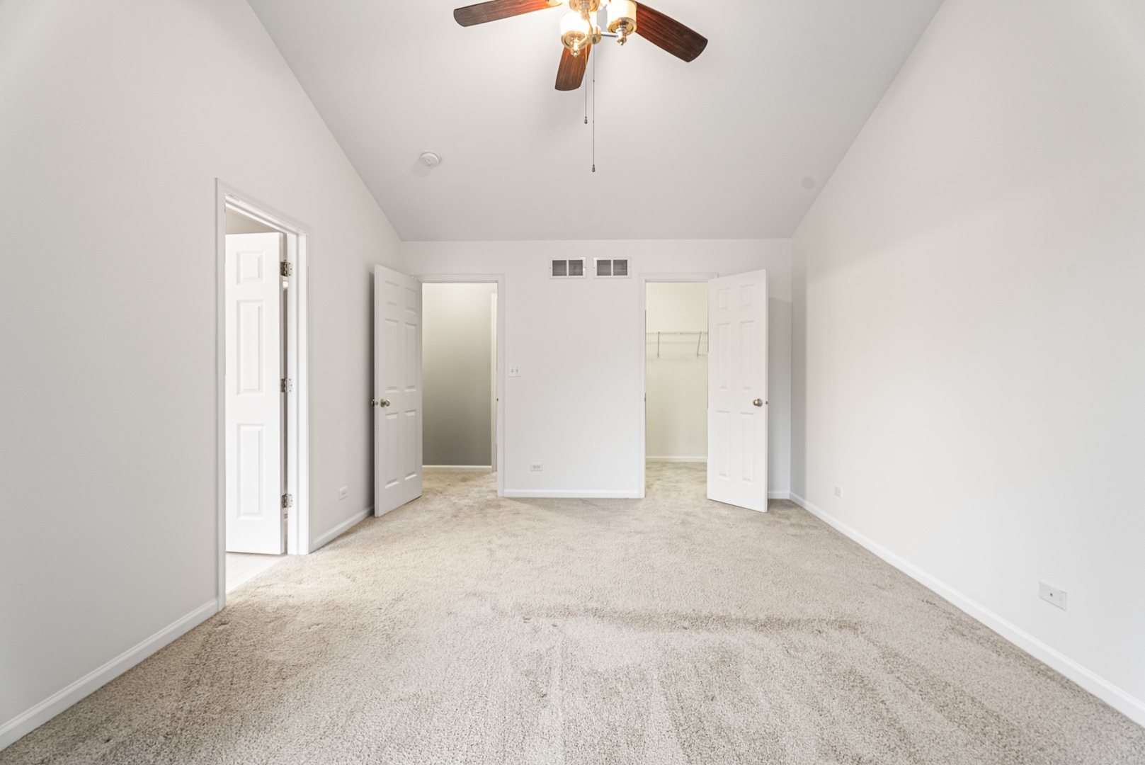 2136 Colonial Street Aurora, IL 60503 - Photo 36 of 69 Gallery Image 36