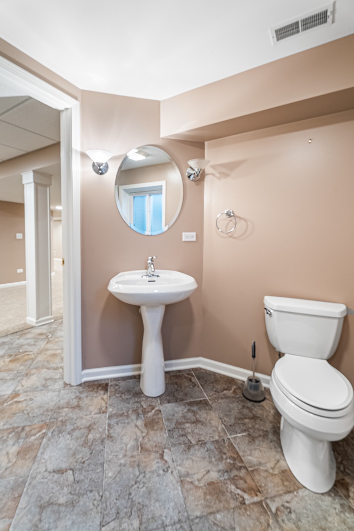 2136 Colonial Street Aurora, IL 60503 - Photo 50 of 69 Gallery Image 50