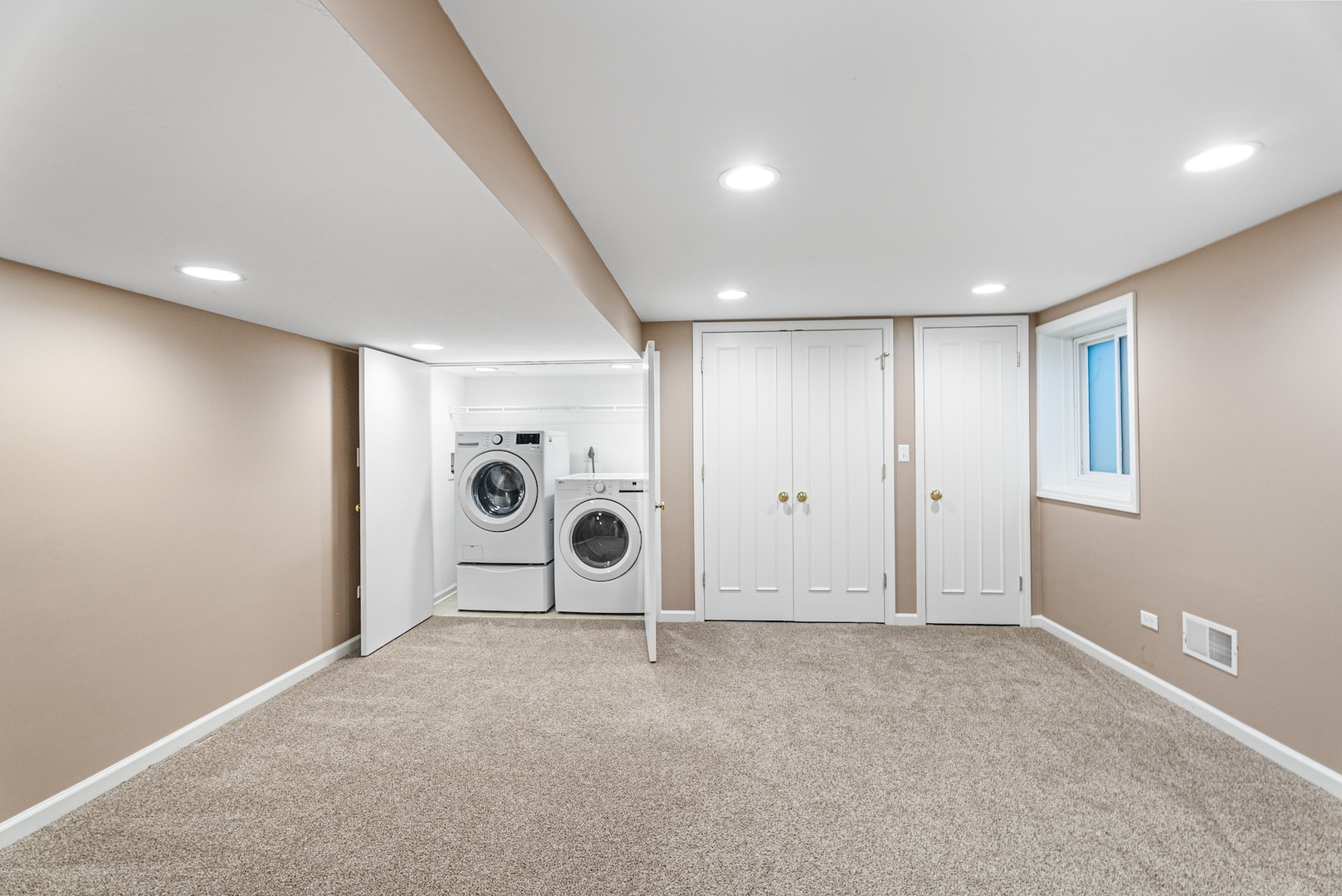 2136 Colonial Street Aurora, IL 60503 - Photo 56 of 69 Gallery Image 56