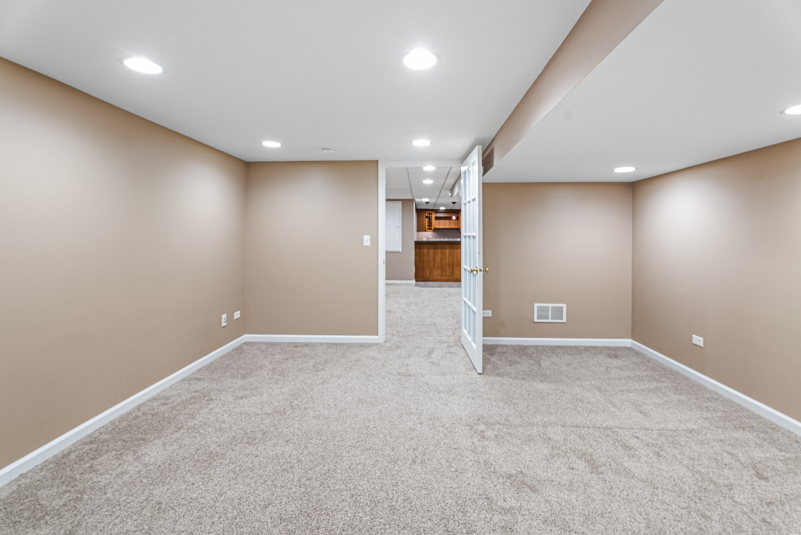 2136 Colonial Street Aurora, IL 60503 - Photo 58 of 69 Gallery Image 58