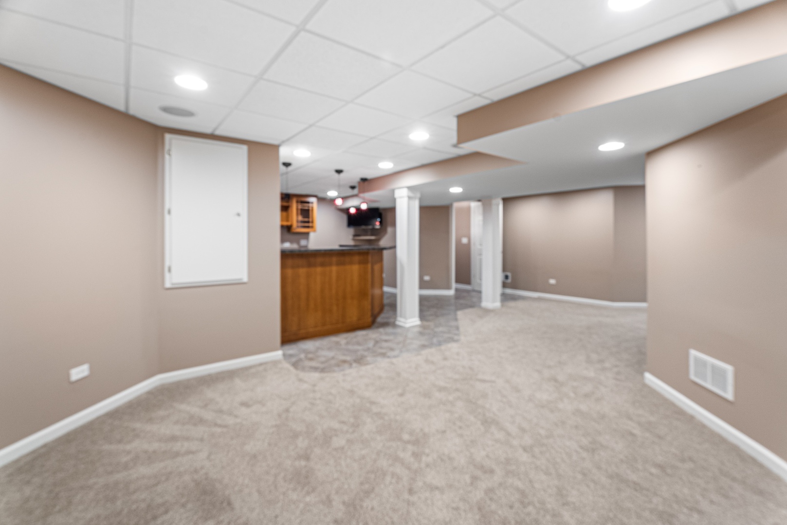 2136 Colonial Street Aurora, IL 60503 - Photo 60 of 69 Gallery Image 60