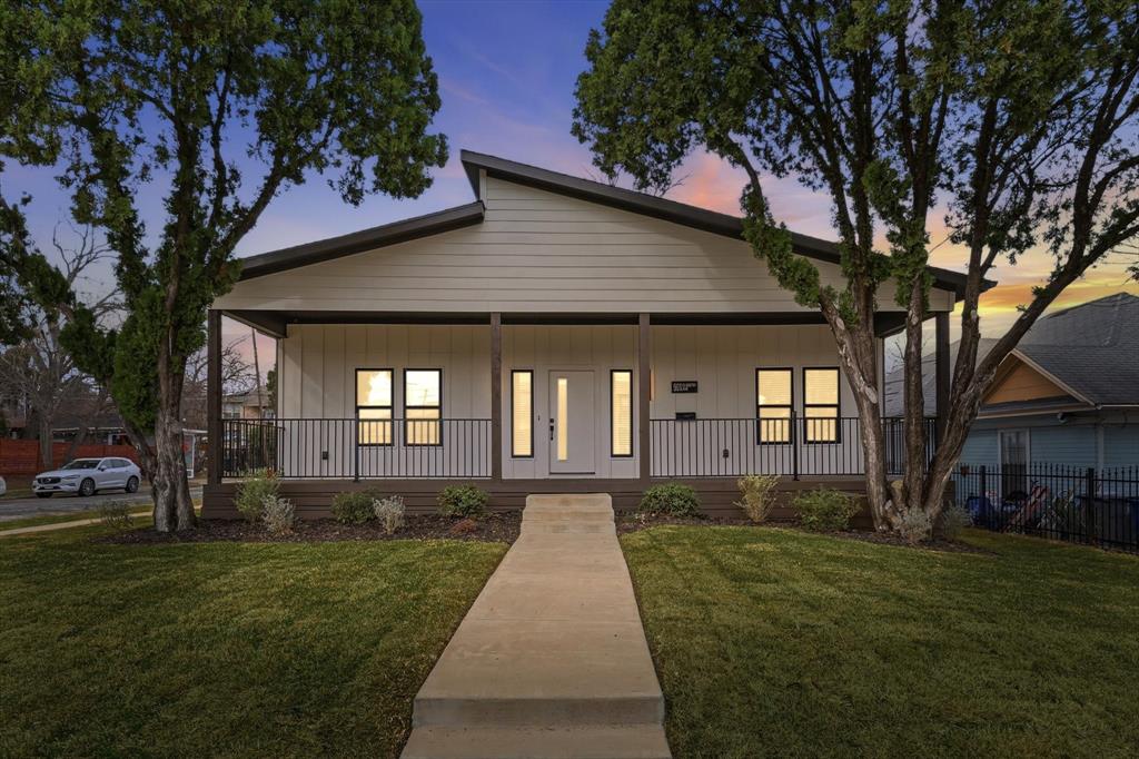 901 Elsbeth Street Dallas, TX 75208 - Photo 1 of 40
