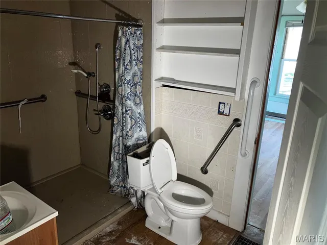 $68,900 | 204 South Douglas Street, West Frankfort, IL 62896