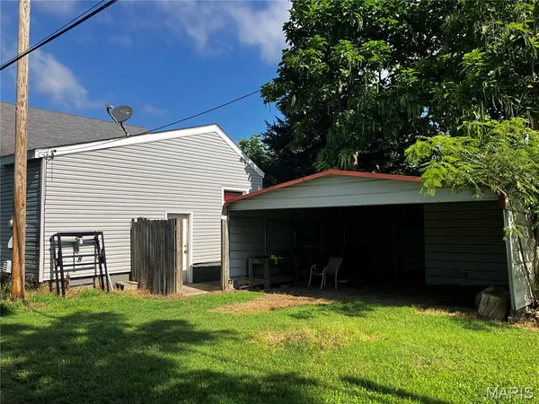 $67,900 | 204 South Douglas Street, West Frankfort, IL 62896
