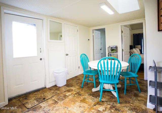 $2,000 | 10 Newark Street, Saratoga Springs, NY 12866