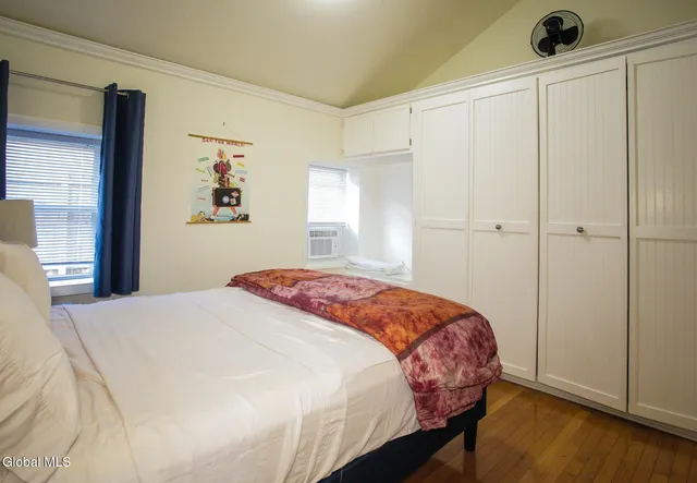 $2,000 | 10 Newark Street, Saratoga Springs, NY 12866