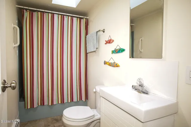 $2,000 | 10 Newark Street, Saratoga Springs, NY 12866