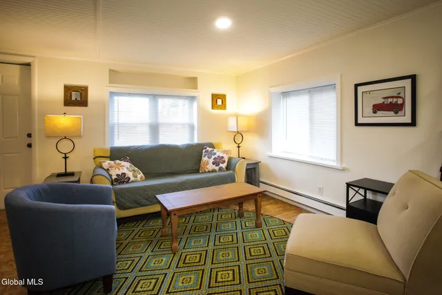 $2,000 | 10 Newark Street, Saratoga Springs, NY 12866