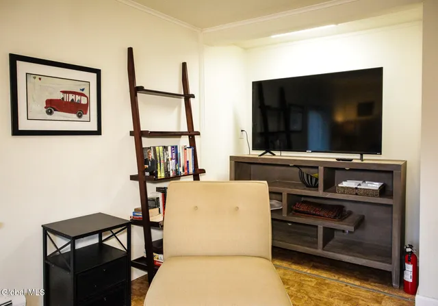 $2,000 | 10 Newark Street, Saratoga Springs, NY 12866