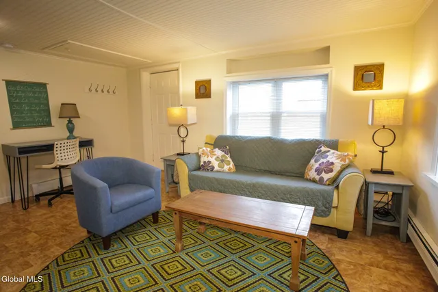 $2,000 | 10 Newark Street, Saratoga Springs, NY 12866