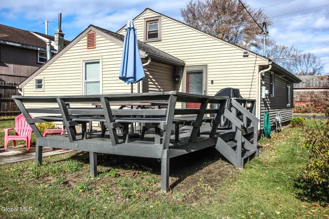 $2,000 | 10 Newark Street, Saratoga Springs, NY 12866