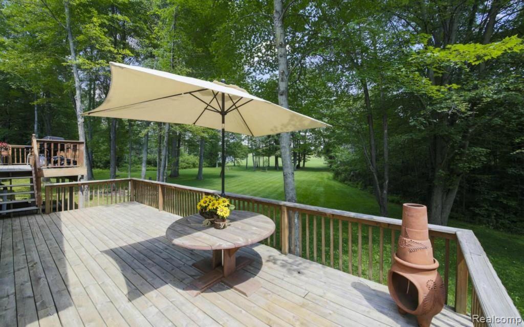 5713 Dutcher Road Howell, MI 48843 - Photo 3 of 33 Abundant privacy
