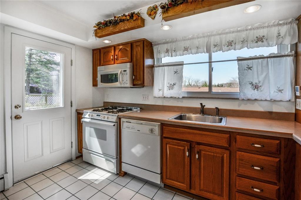 902 Rutgers Drive Allison Park, PA 15101 - Photo 6 of 24 Gallery Image 6