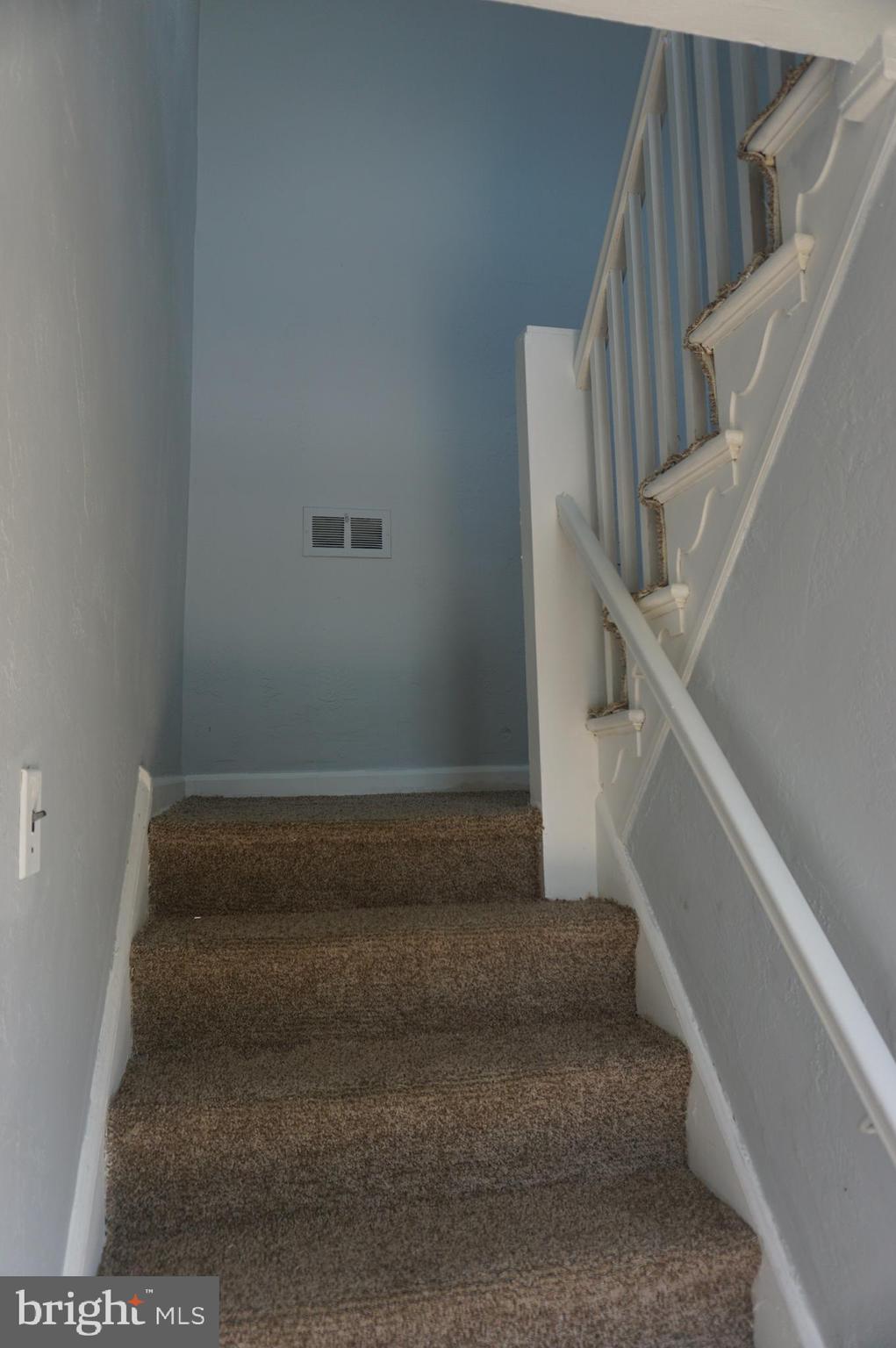 9041 Wesleyan Road Philadelphia, PA 19136 - Photo 18 of 35 a view of entryway