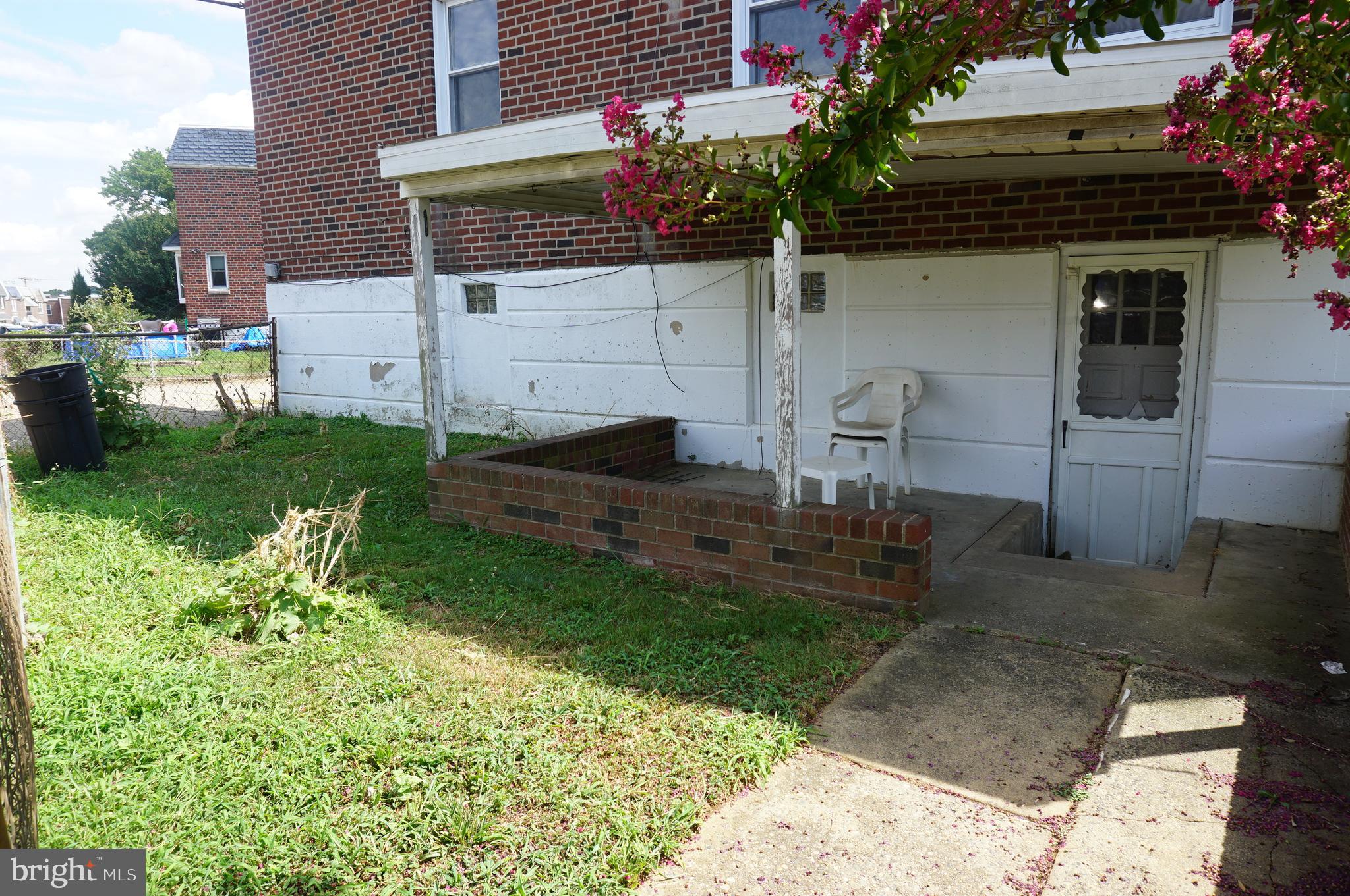 9041 Wesleyan Road Philadelphia, PA 19136 - Photo 7 of 35 a backyard of a house with lots of green space