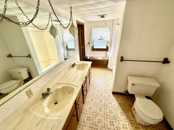 $599,900 | W3769 Highway 44, Markesan, WI 53946