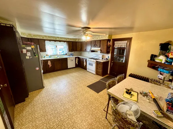 $599,900 | W3769 Highway 44, Markesan, WI 53946