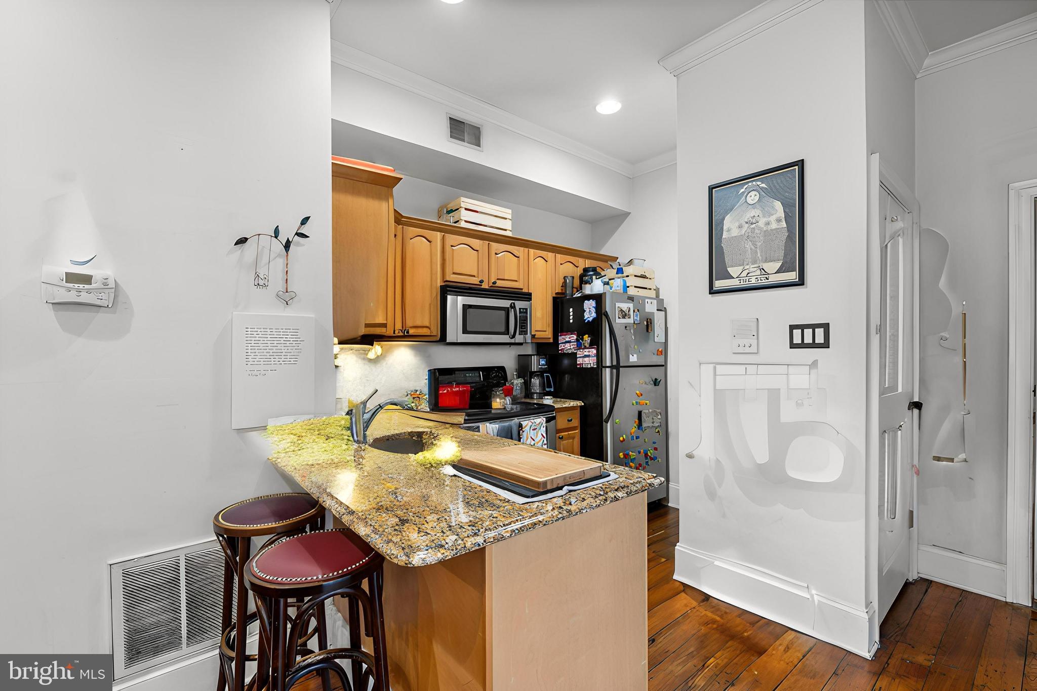 1708 Pine Street, Unit 4 Philadelphia, PA 19103 - Photo 4 of 13