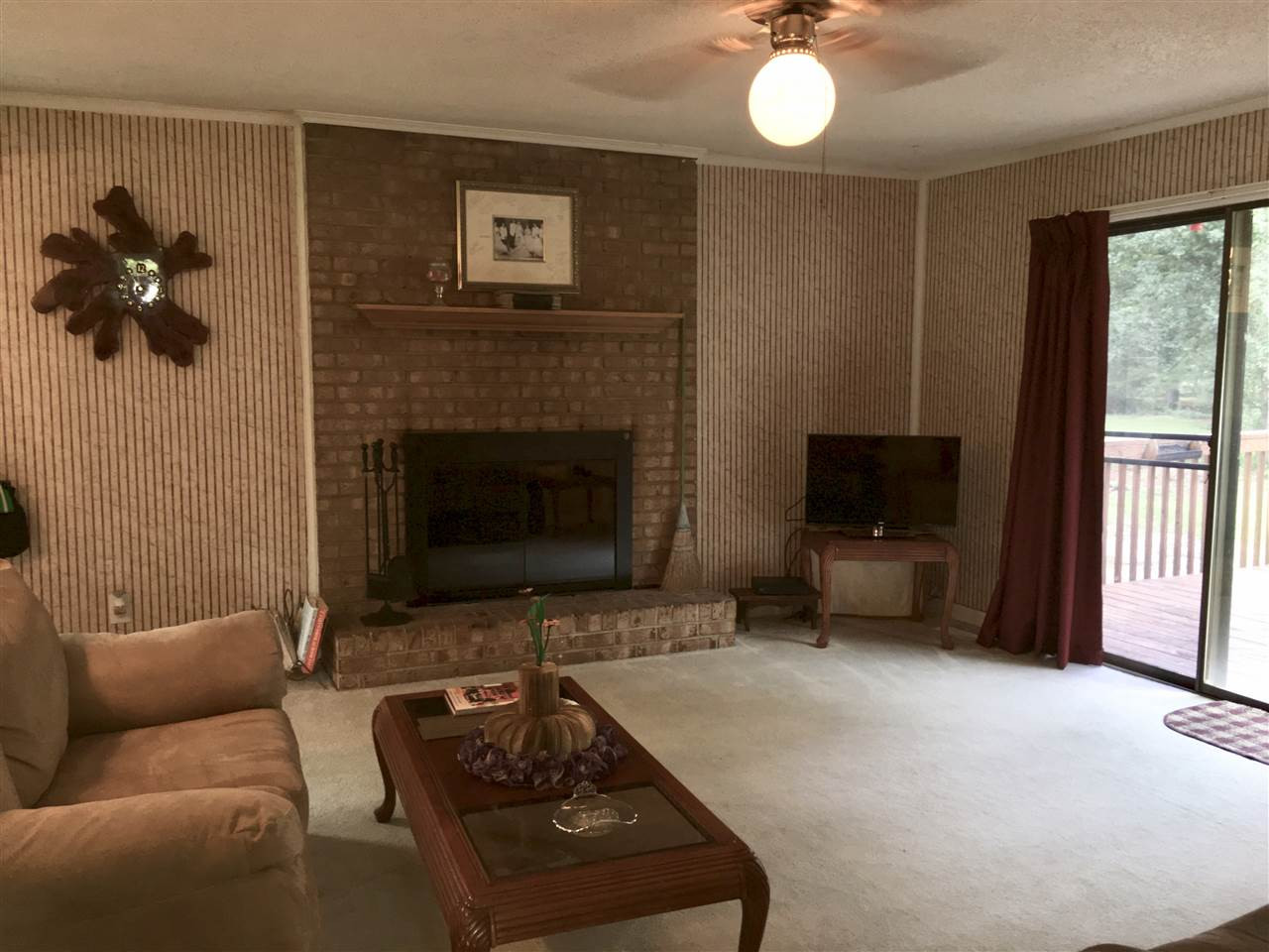 2122 Barbour Road Smithfield, NC 27577 - Photo 12 of 25 Family Room