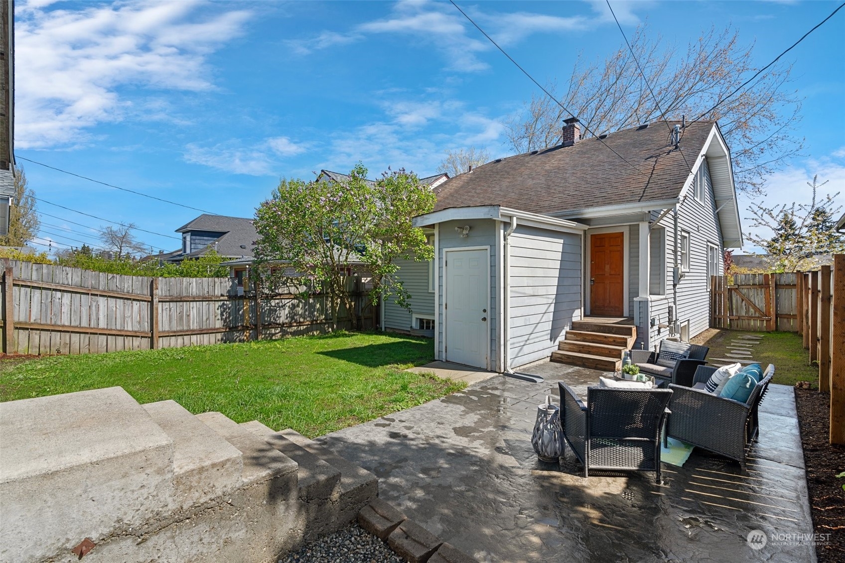 3630 Rockefeller Avenue Everett, WA 98201 - Photo 27 of 30 a house view with a garden space