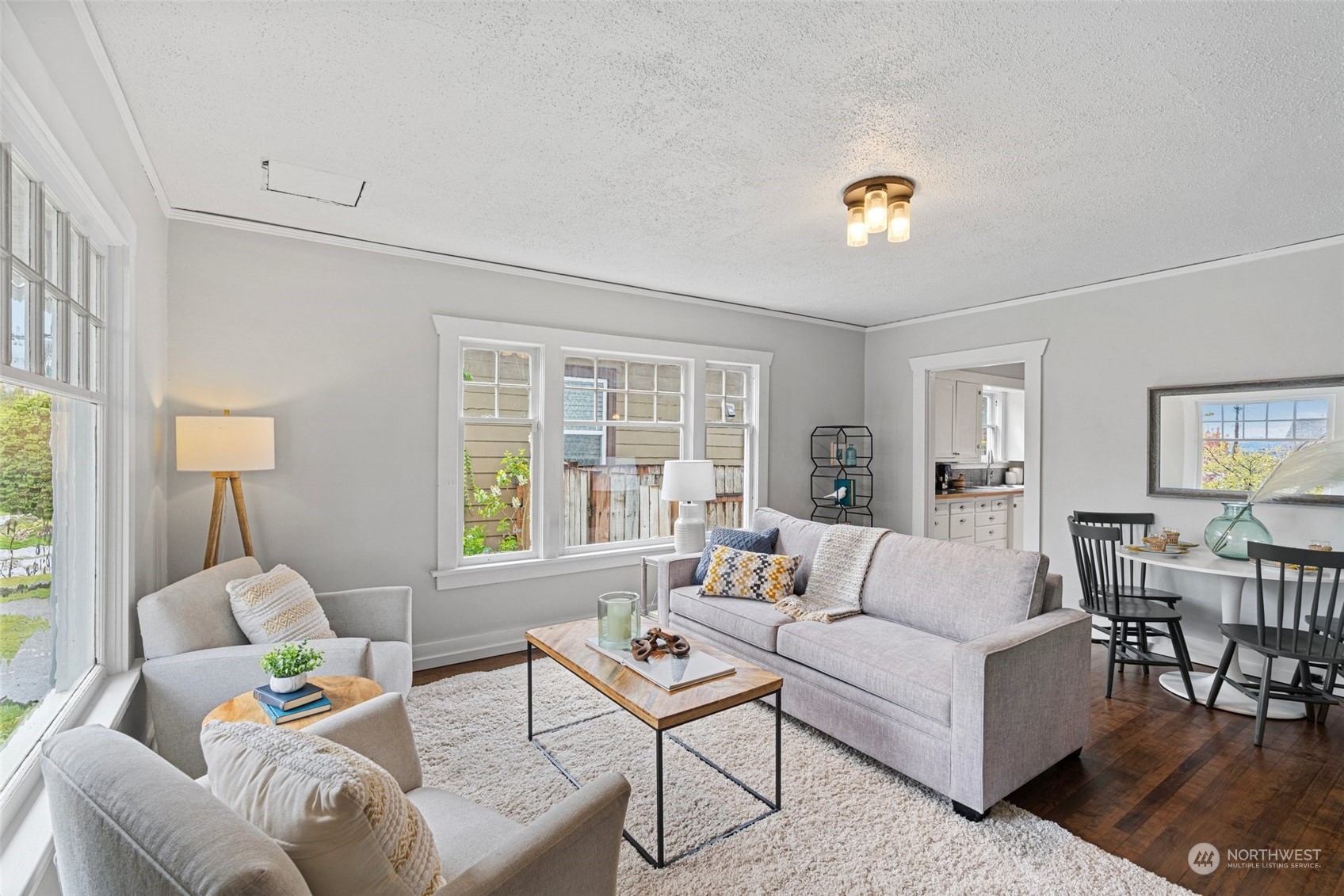 3630 Rockefeller Avenue Everett, WA 98201 - Photo 3 of 30 a living room with furniture and a table